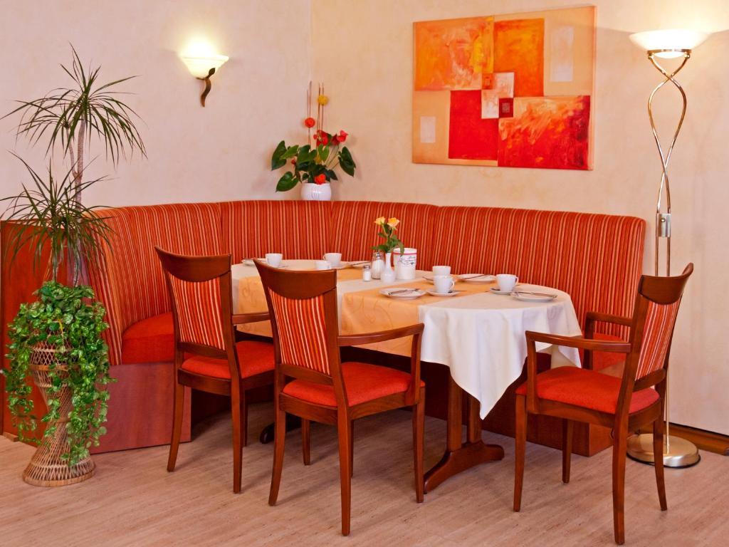 Hotel Rosenhof Kerpen  Extérieur photo